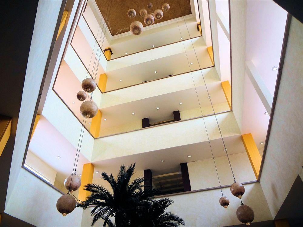 Gamma Leon Hotel Exterior photo