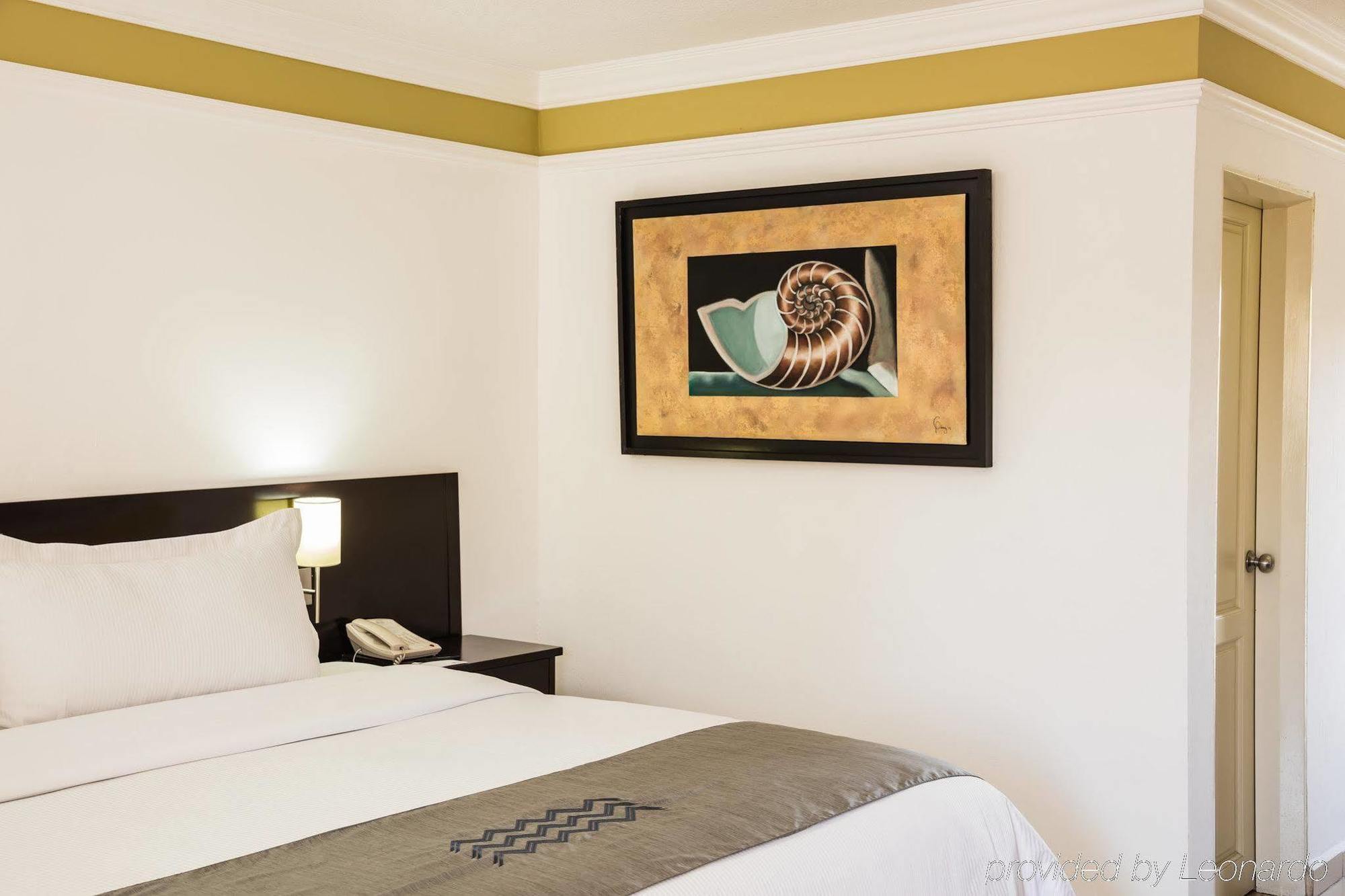 Gamma Leon Hotel Exterior photo